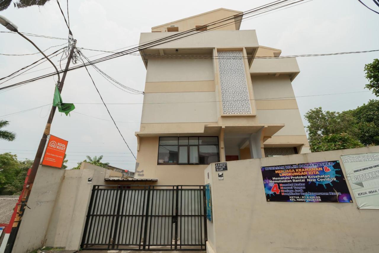 Koolkost Syariah Near Kampus Utama Universitas Budi Luhur Mencil エクステリア 写真
