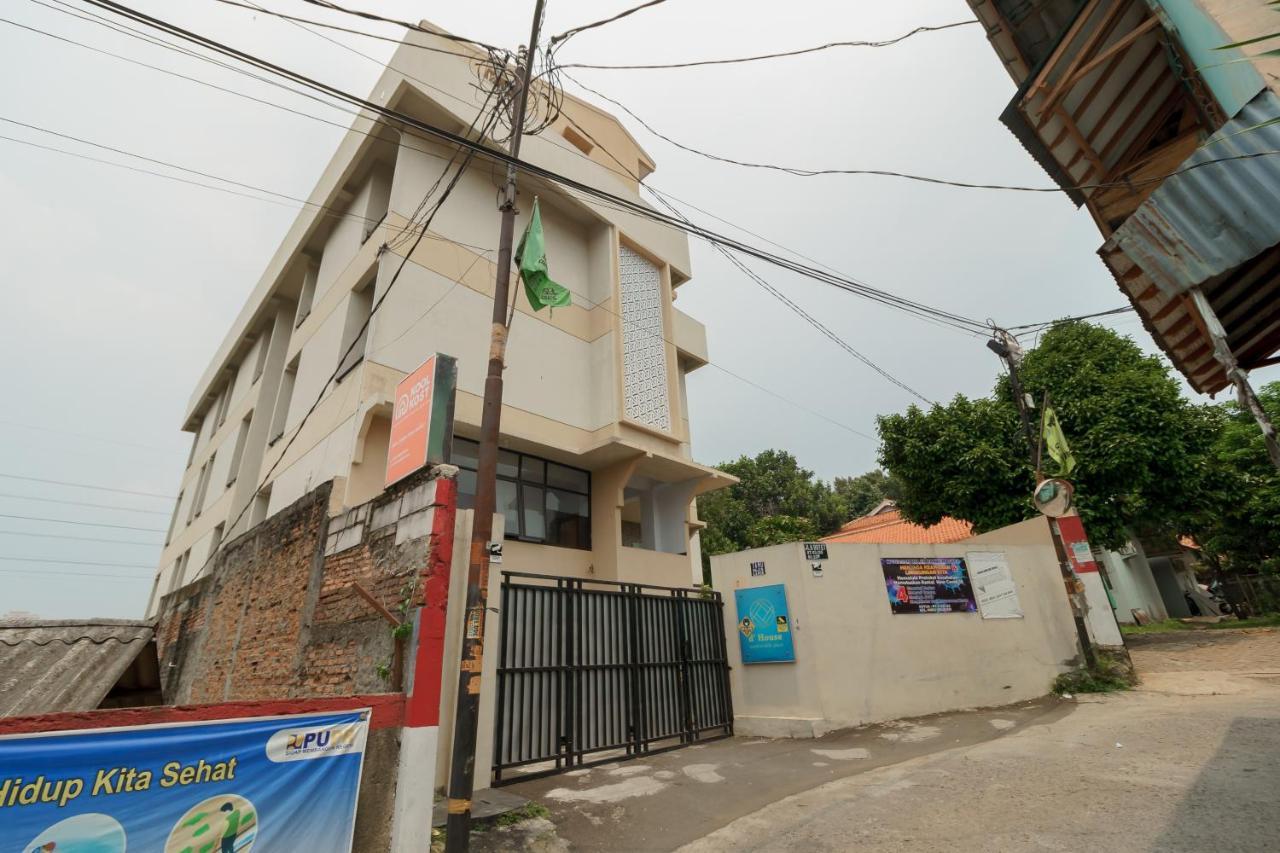 Koolkost Syariah Near Kampus Utama Universitas Budi Luhur Mencil エクステリア 写真
